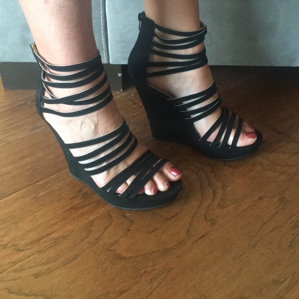 New Black Wedges